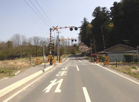 宮ノ下踏切の拡幅工事施工後の写真