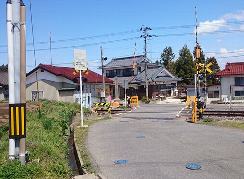 守山中学校踏切の拡幅工事施工前の写真