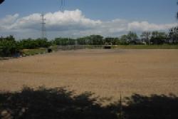 公園に隣接している日和田野球場の写真
