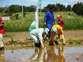 6ラジ田植えイベントの写真