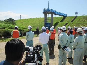 排水ポンプ車訓練の写真