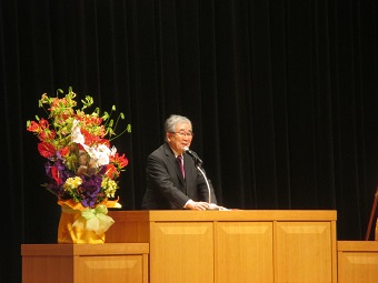 郡山市あさかの学園大学入学式・始業式での郡山市長あいさつの様子の画像1