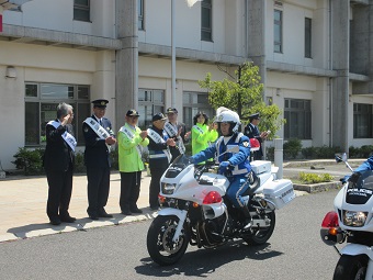 郡山北警察署での出動式の様子