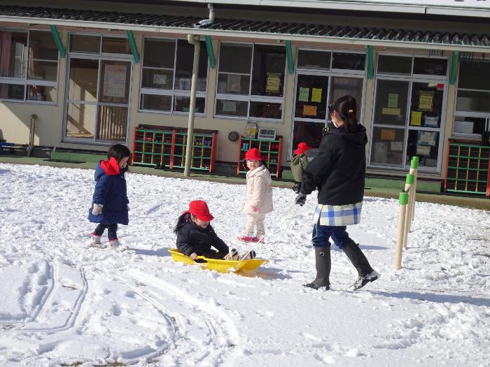 うさぎ組雪遊び