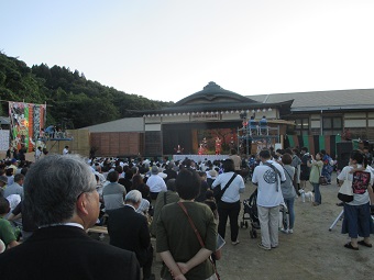 柳橋歌舞伎定期公演会の様子