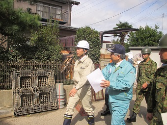 小泉環境大臣への被災状況説明の画像1