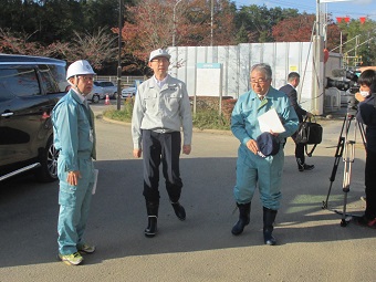 内堀雅雄福島県知事への被災状況説明の画像1