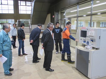 長谷川岳総務副大臣への被災状況説明の画像2