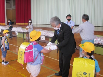 あさか舞の配布