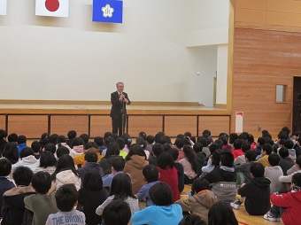 永盛小学校第1・2学年の自校での授業再開視察の画像2