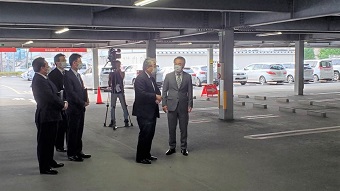 株式会社ニラク様との「災害時における車両避難場所等提供協力に関する協定」締結式の画像2