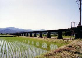 今も残る安積疏水の水橋（三穂田町）の写真