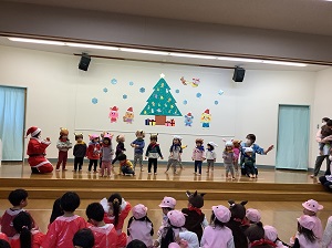 いちご組みんなでダンスを踊りました