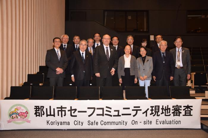 審査員、アドバイザーの日本セーフコミュニティ推進機構、対策委員会委員等の記念写真