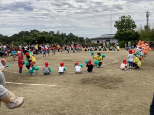 オープニングでは「すまいる」を踊りました