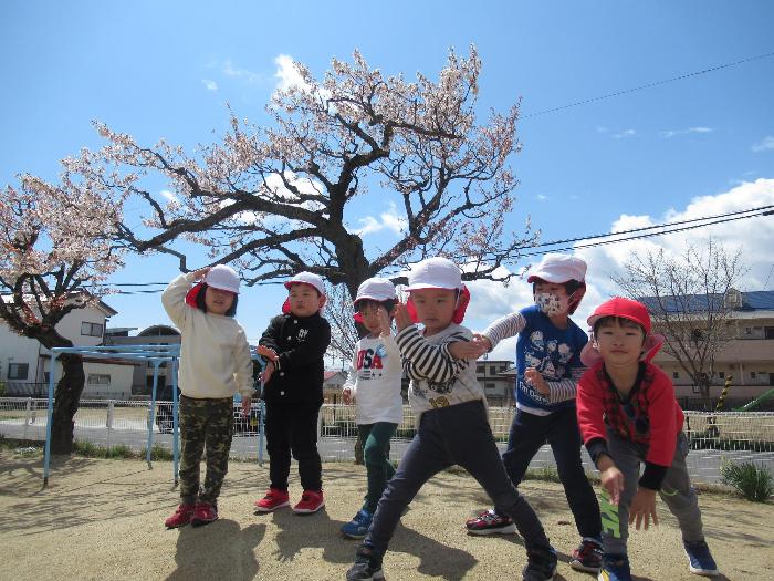 お花見男の子