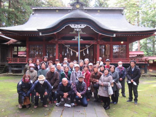 都々古別神社で記念撮影