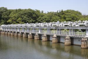 十六橋