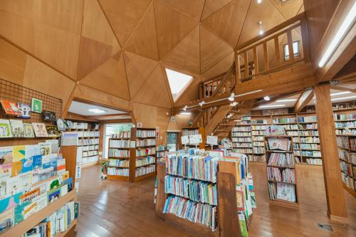 クローバー子供図書館　館内の様子