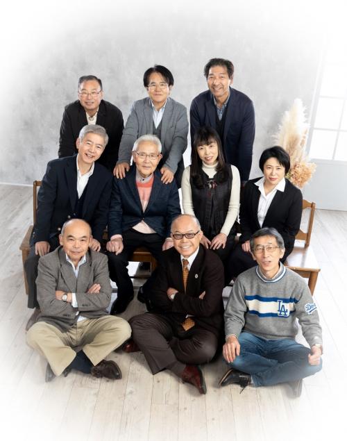 集合写真　経験豊富な講師陣が待っています！