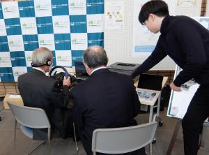 自動車運転シミュレーター