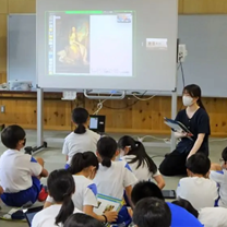 発表者は前に出てきて大きな声で発表してくれました。