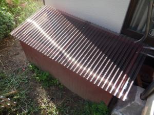 大きさは幅110センチ×奥行45センチ×高さ40から50センチ