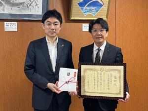 寄附受納及び感謝状の贈呈 （株式会社東北装美様）