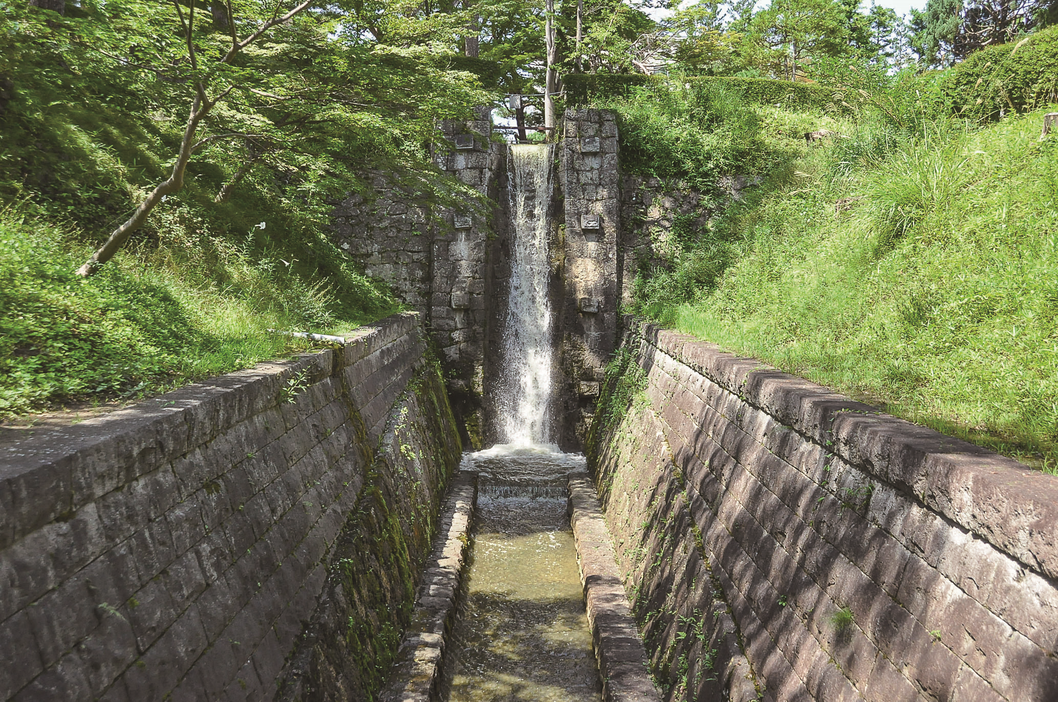 安積疏水麓山の飛瀑の画像
