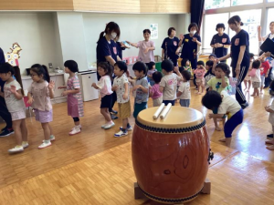 盆踊りの様子