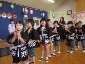 盆踊りの様子