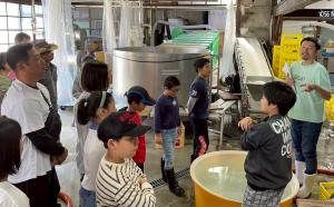 写真_日本酒造り体験の様子