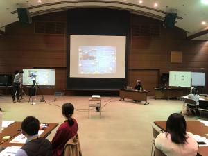 伝わりやすい文書のつくり方講習会にて発表している様子
