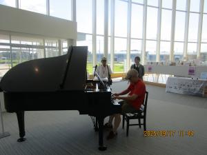 奇跡のピアノで奏でるのはムーンリバー