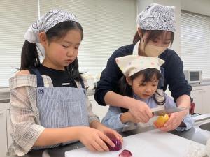 フルーツを切る