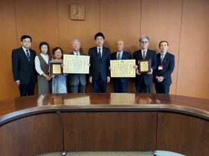 内閣府「エイジレス章」「社会参加章」伝達式