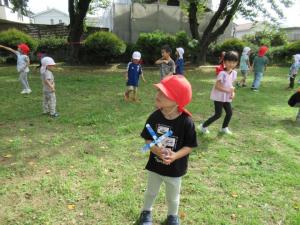 ブーメランで遊ぶ様子