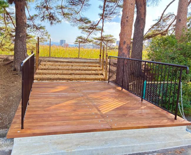 ボンズアリーナ側から見た通路の写真