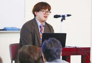 写真_鈴木さん初の講演会の様子