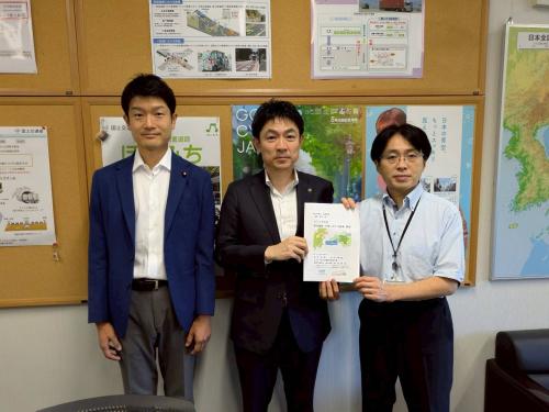 根本議員、椎根市長、沓掛道路局長