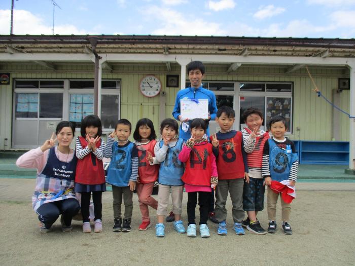 子供たちと集合写真