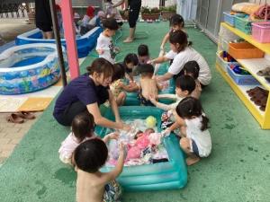 お洗濯ごっこ楽しいね