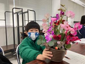 完成したフラワーアレンジメント