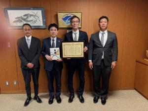 寄附受納・感謝状贈呈(日本たばこ産業株式会社様)