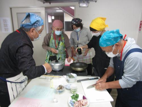 先生に教わりながら