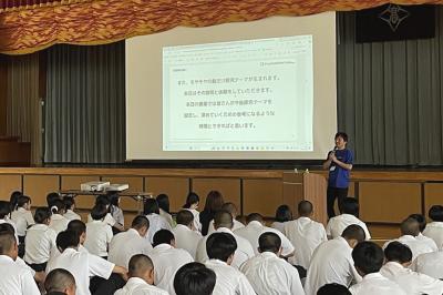 高校での出前授業の様子