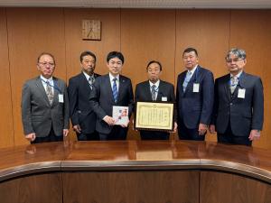 寄附受納・感謝状贈呈（一般社団法人郡山建設業者同友会様）