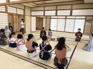 お茶会前の稽古の様子