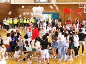 運動会での玉入れの様子