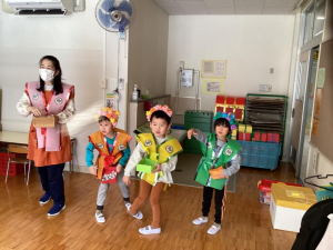 豆まきをする満了児さん